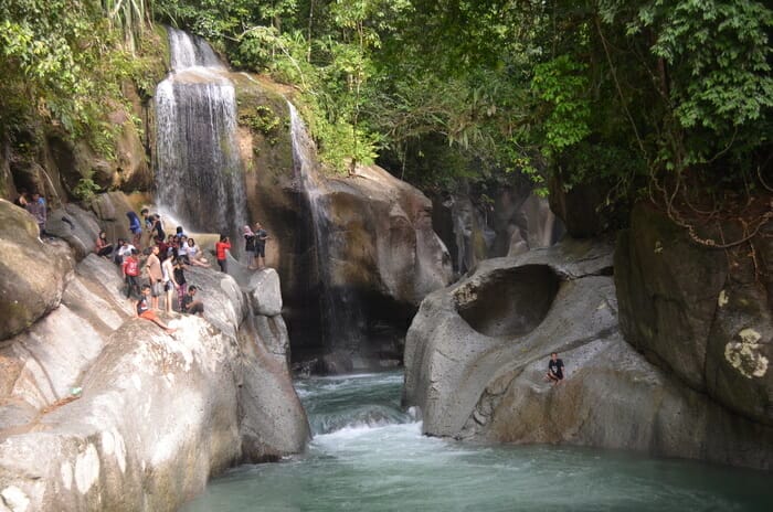 air terjun nyarai lubuk alung