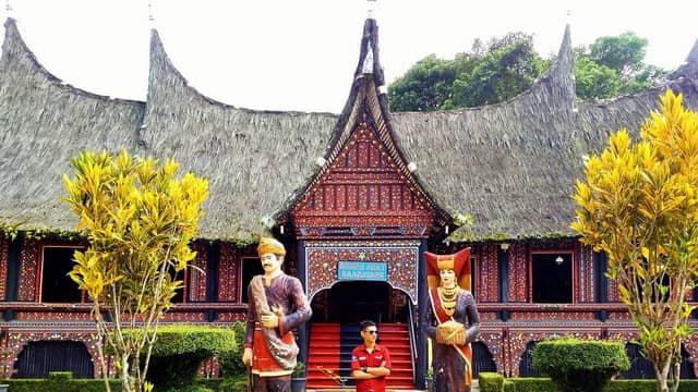 tempat wisata di bukittinggi taman budaya kinantan