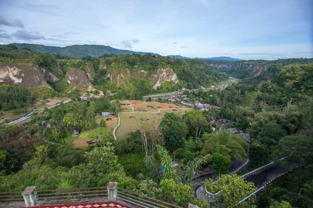 tempat wisata di bukittinggi taman panorama ngarai sianok