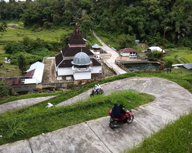 tempat wisata di matur, Masjid pincuran gadang