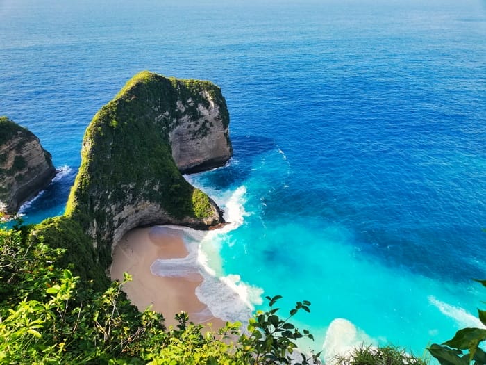 Kelingking Beach Nusa Penida: Si Kepala T-Rex yang Memukau!