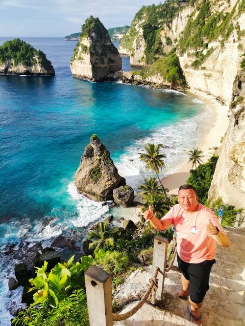 Foto dulu di Diamond Beach Nusa Penida