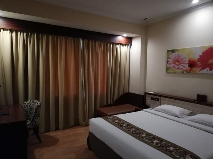 kamar deluxe angkasa garden hotel pekanbaru